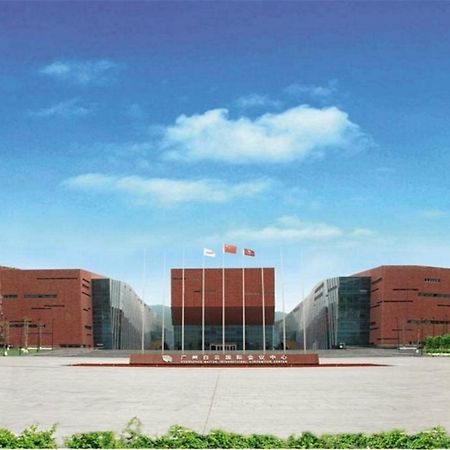 فندق Guangzhou Baiyun International Convention Center المظهر الخارجي الصورة