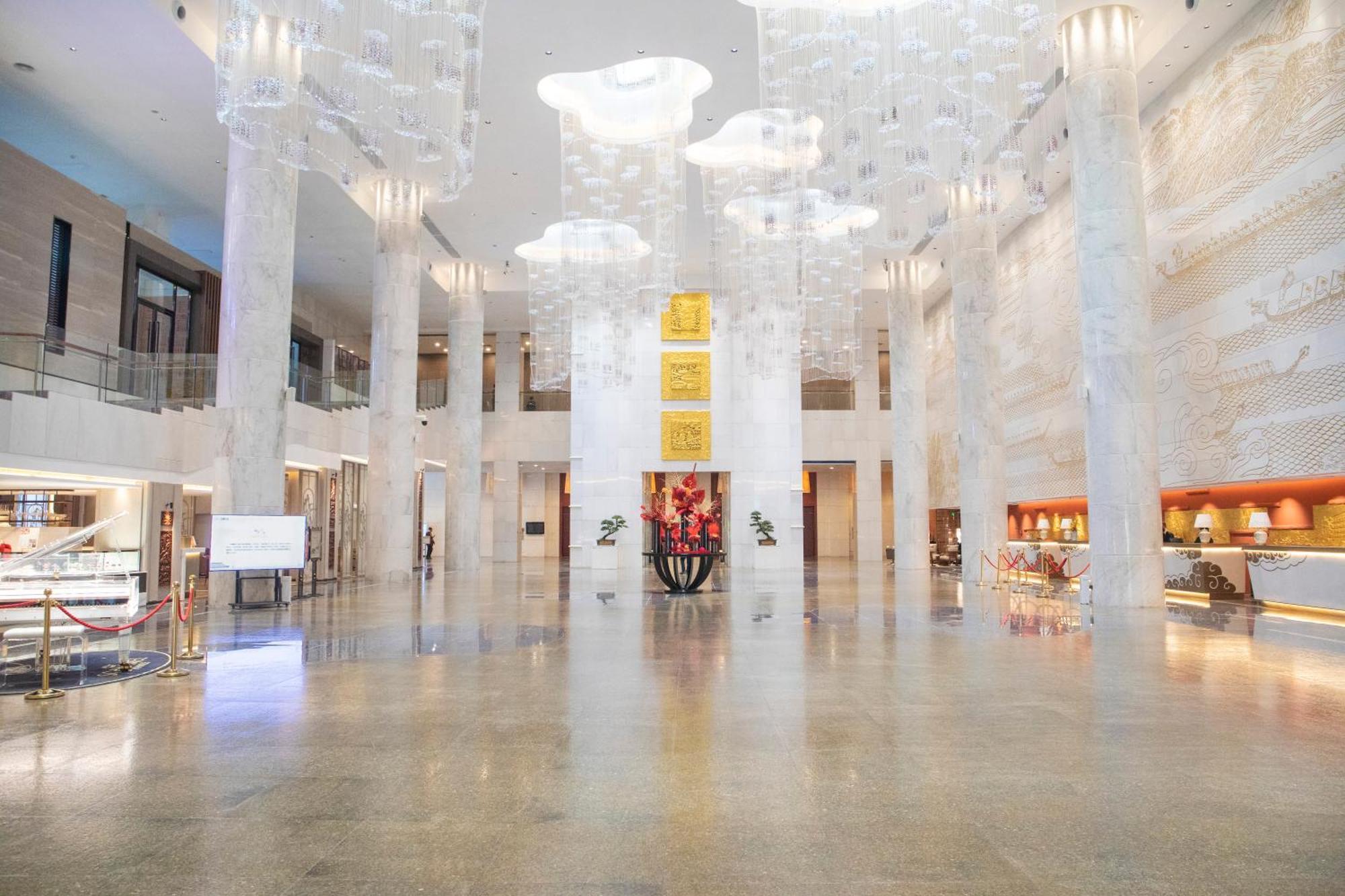 فندق Guangzhou Baiyun International Convention Center المظهر الخارجي الصورة